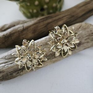 Vintage Sarah Coventry "Peta-Lure" Clip-On Earrings 1962 Era